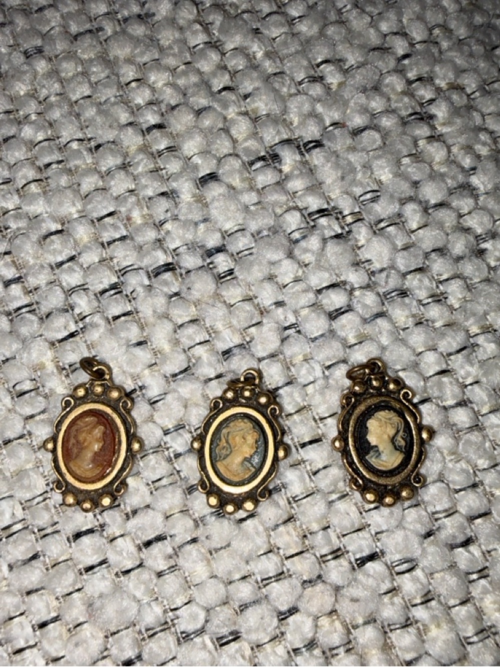 Vintage Cameo Pendant Lot of 3 Gold Tone Victorian Style Portrait Charms jewelry - Picture 2 of 7
